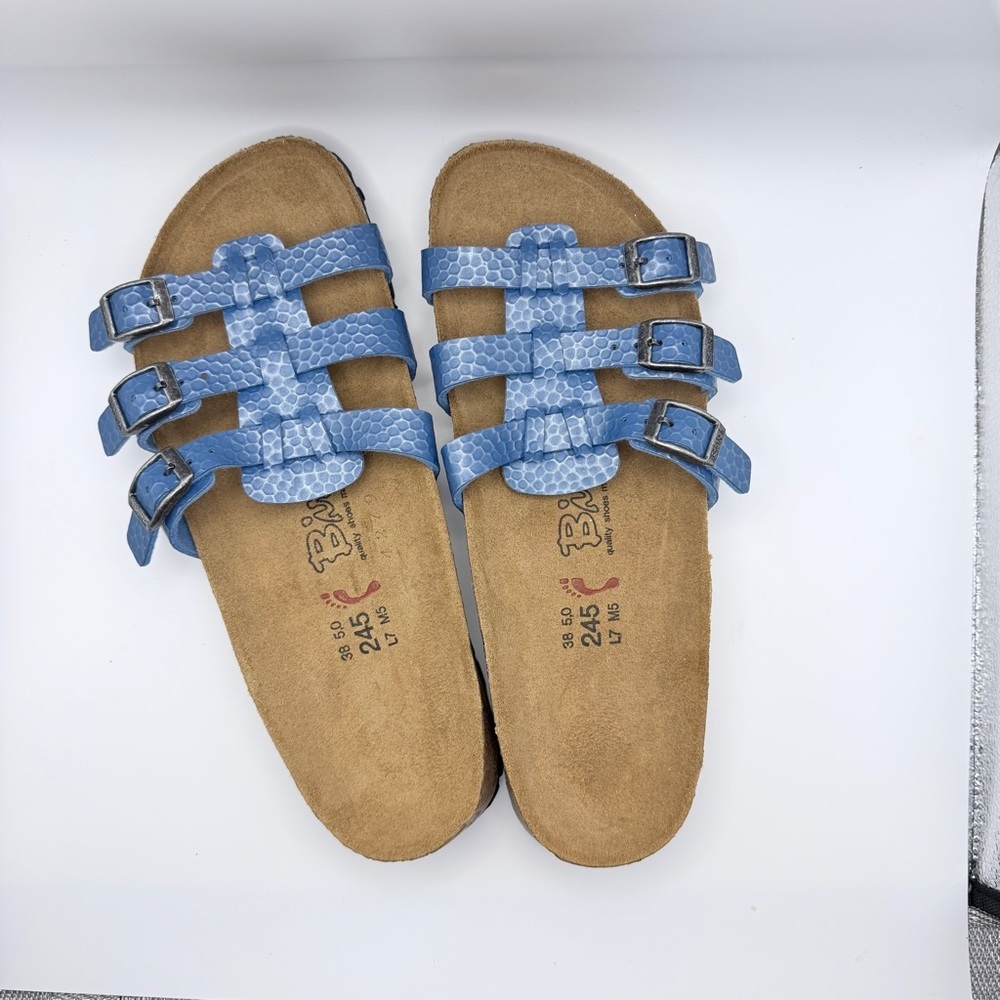 Birki's by Birkenstock Xenia three-strap slide sandals
